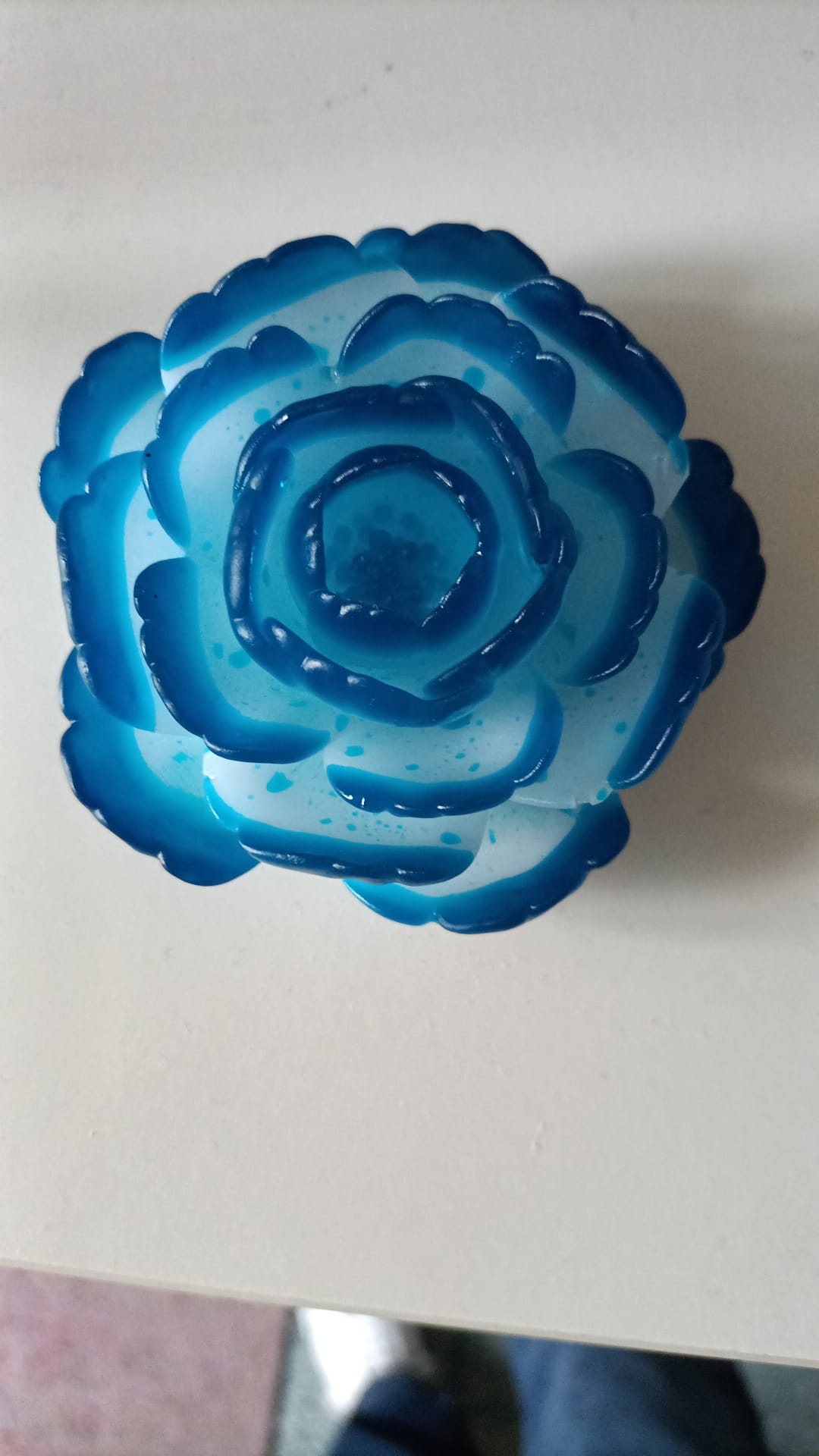 FLOR EN TONOS AZULES EN DEGRADADO