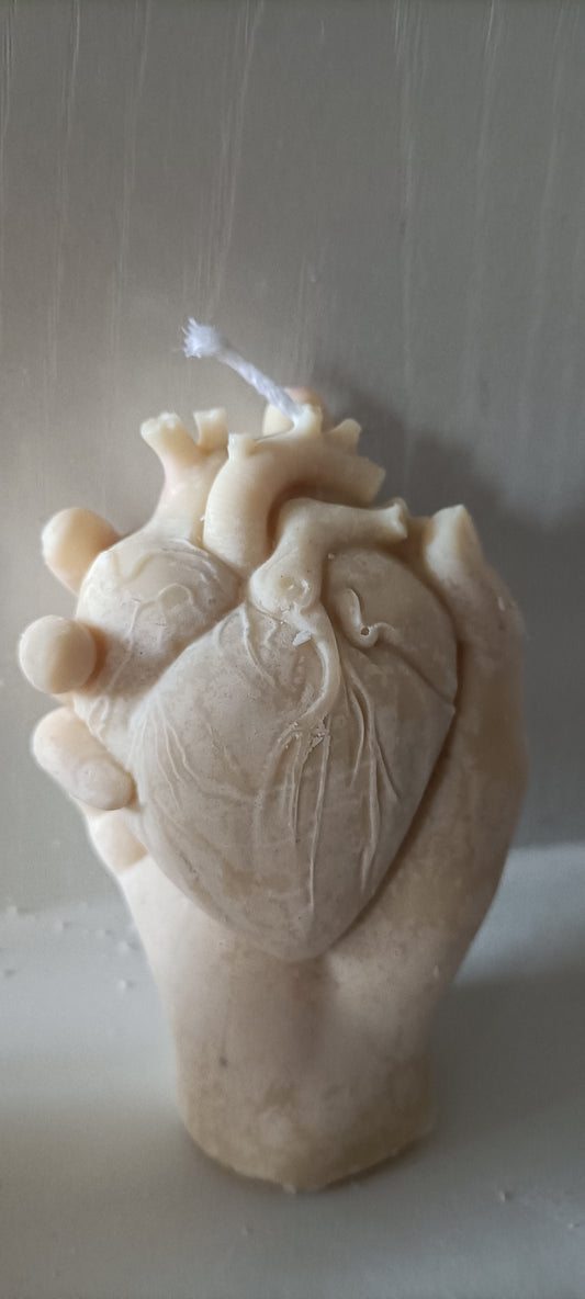 MANO CON CORAZÓN